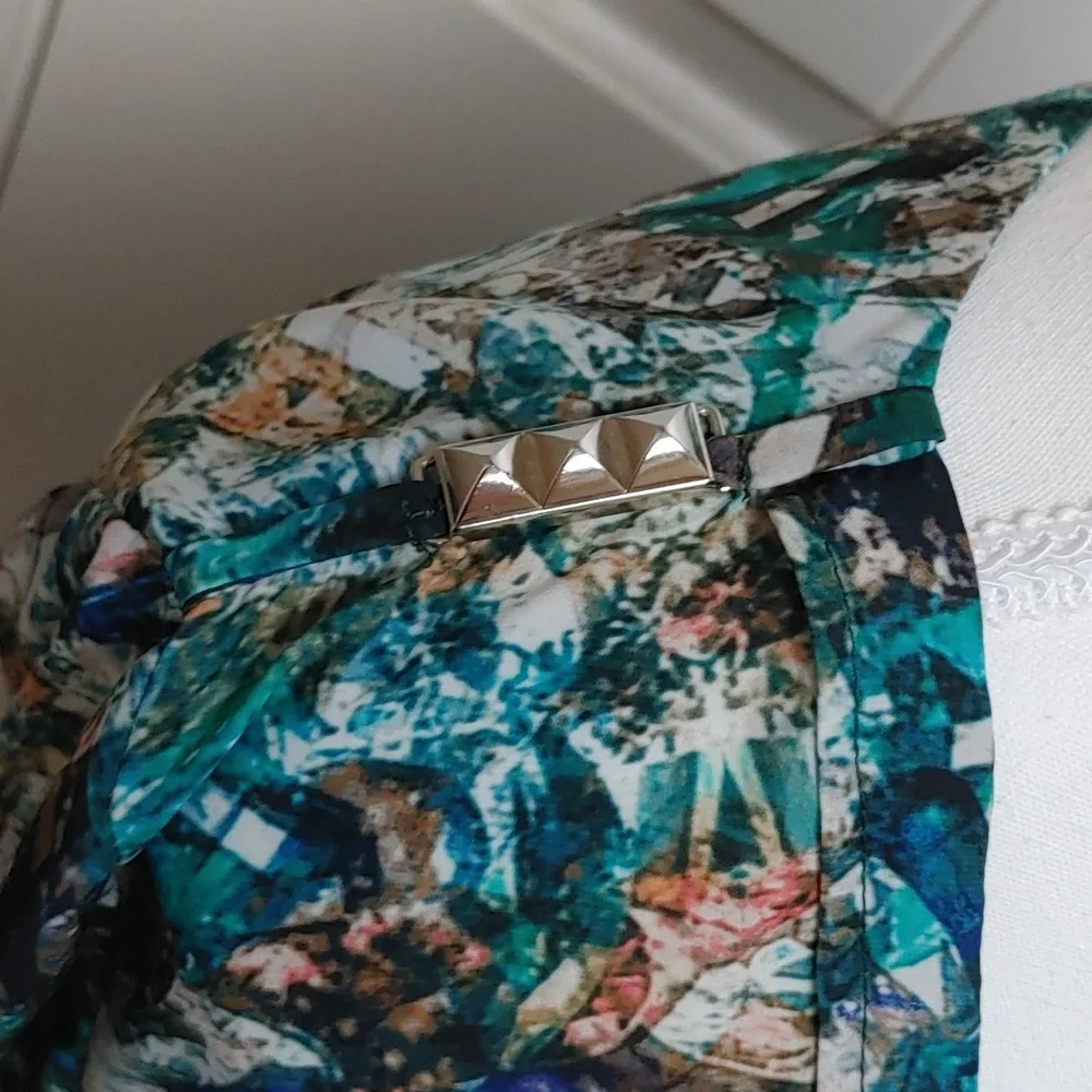 Zara Green Teal Blue Printed V-Neck Blouse - Picture 6 of 15